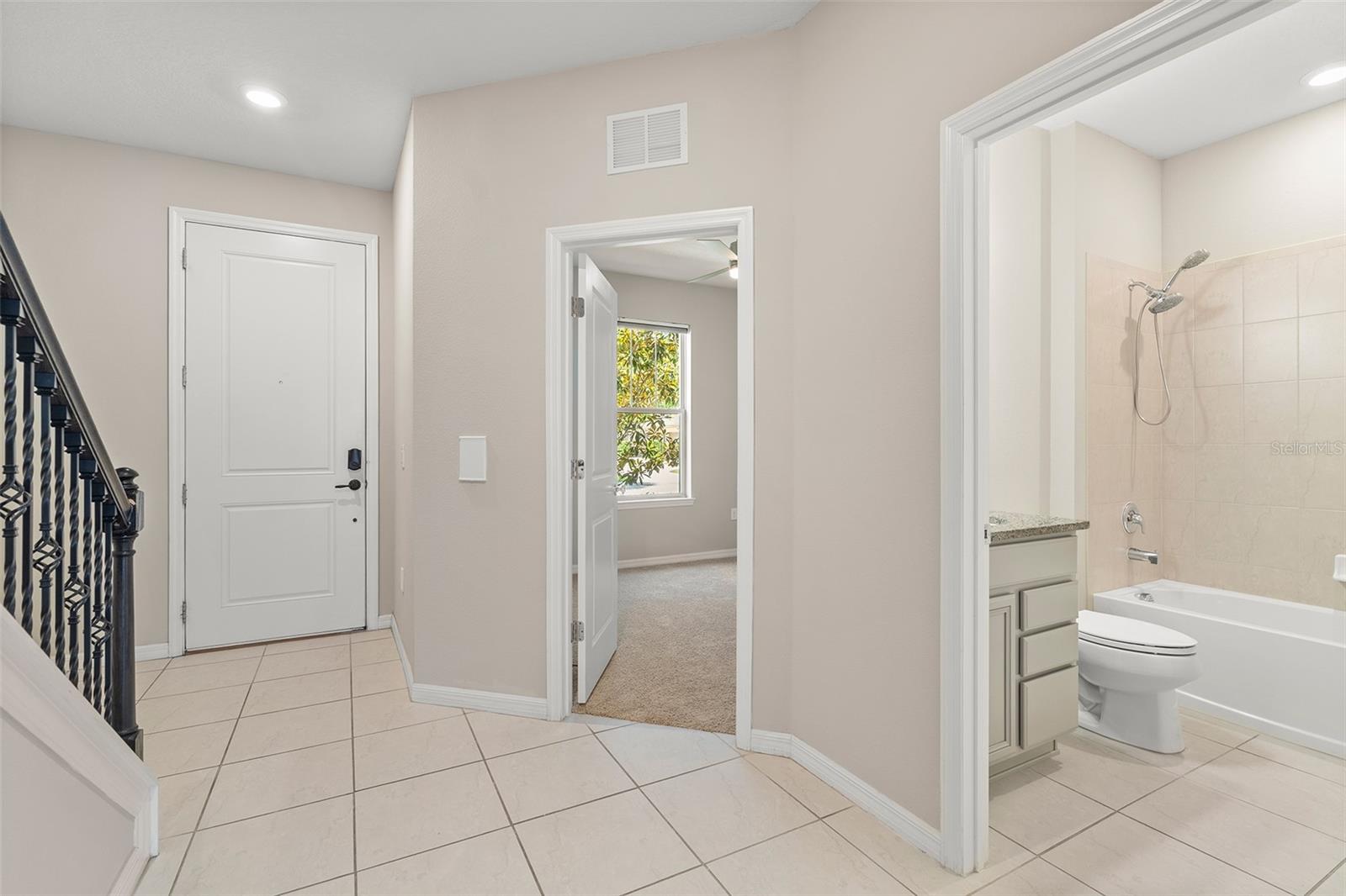 5046 Walker St Property Photo 6