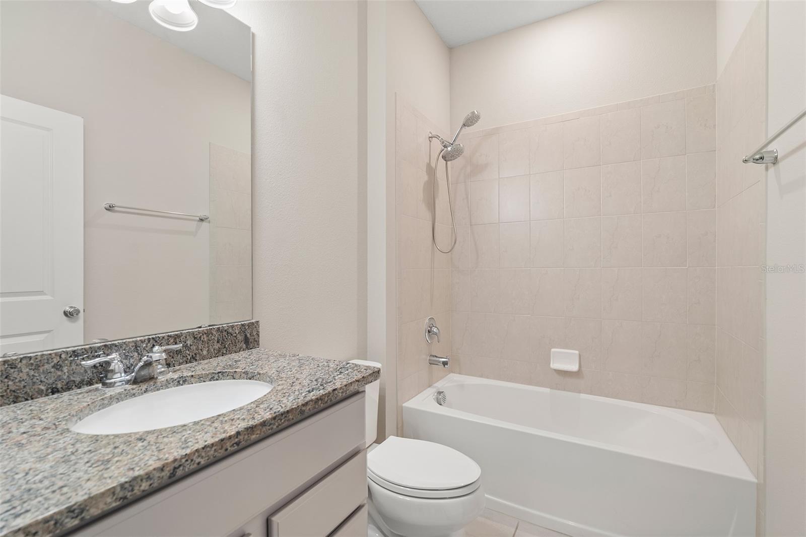 5046 Walker St Property Photo 7