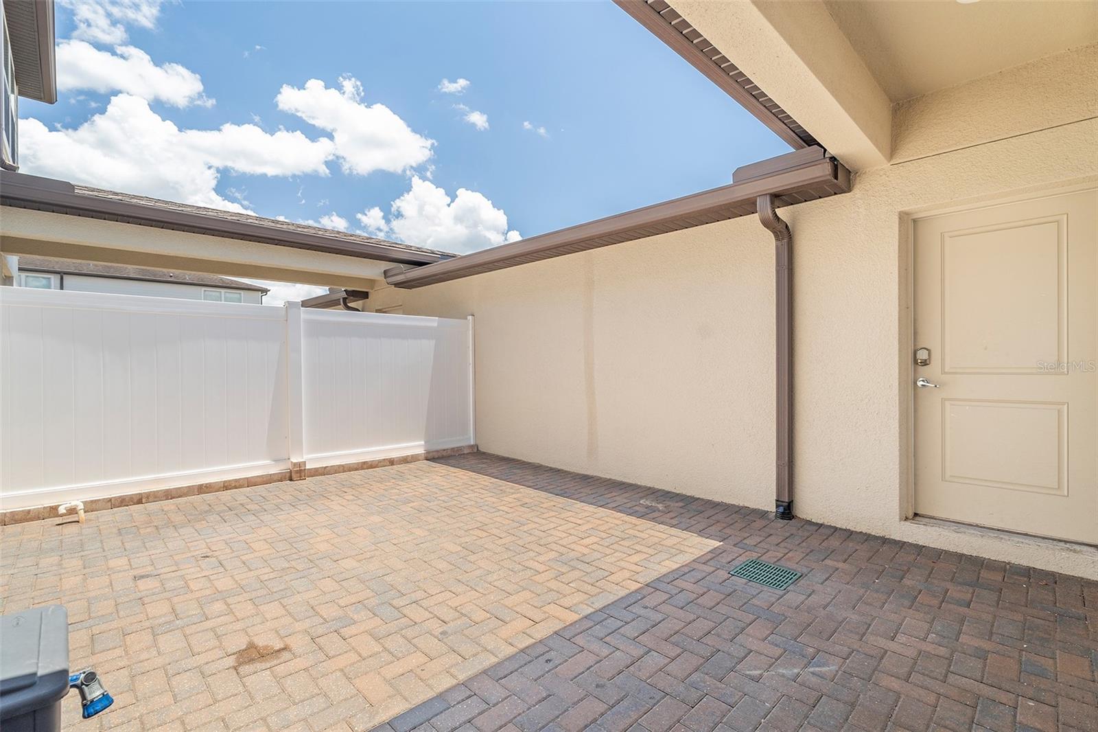 5046 Walker St Property Photo 16