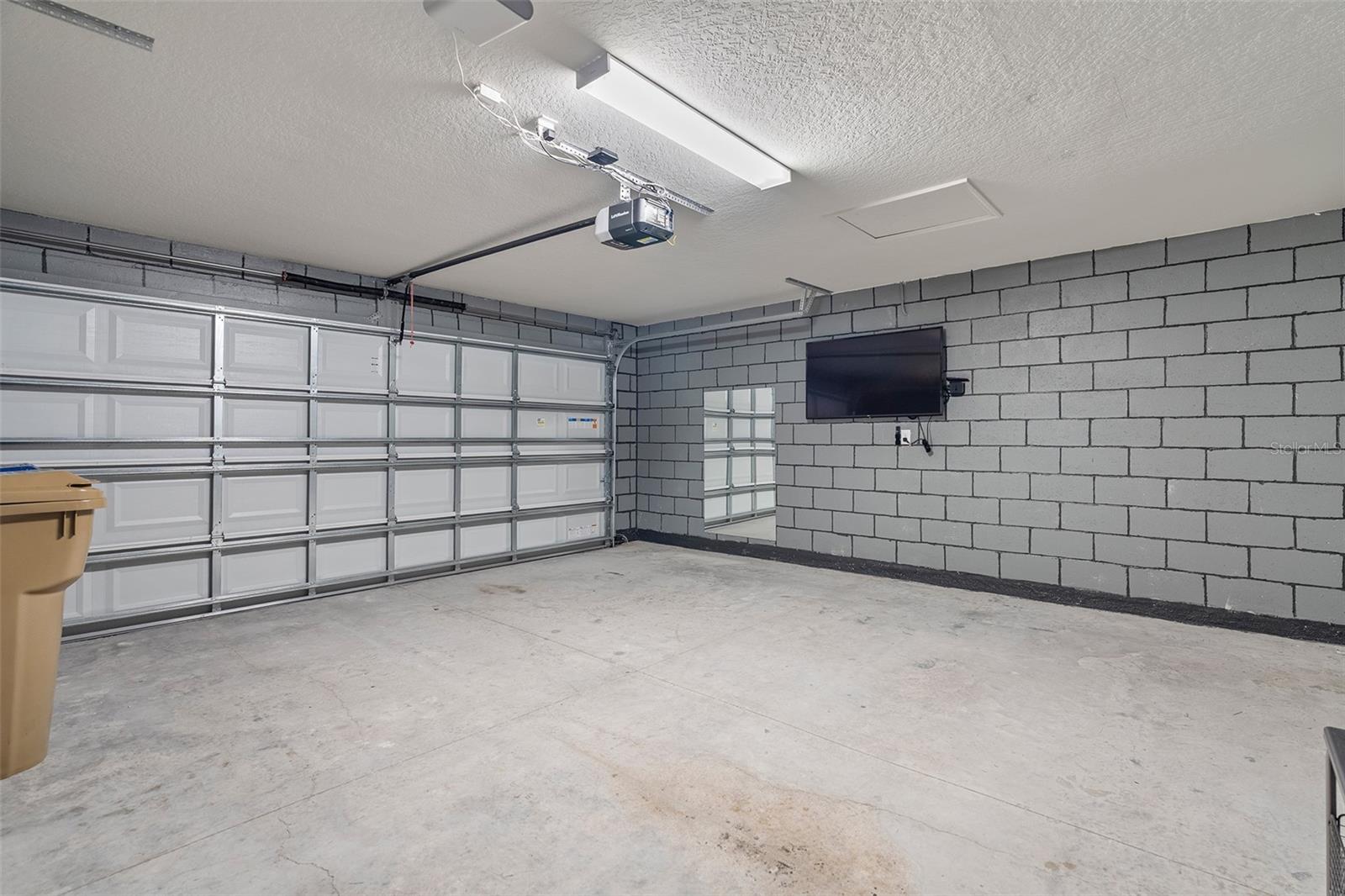 5046 Walker St Property Photo 18