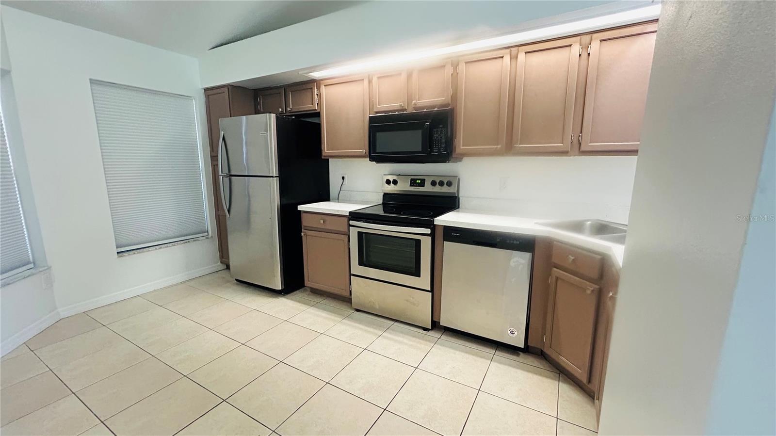 12121 Augusta Woods Cir Property Photo 7