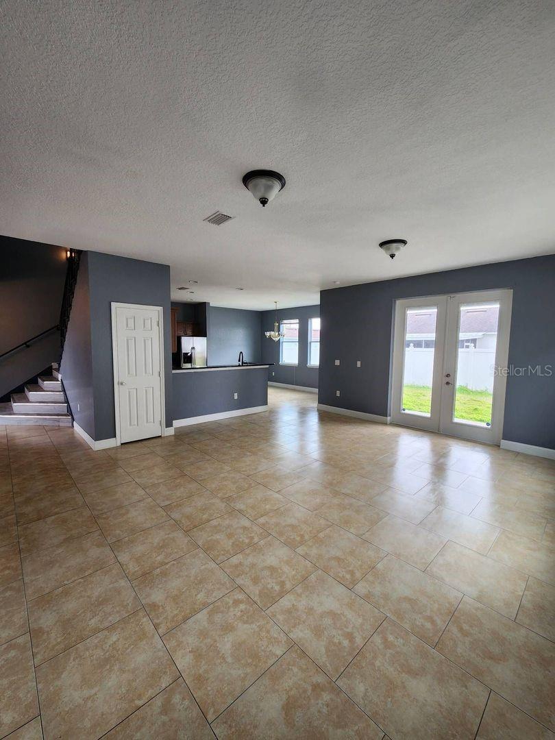 328 Dundee Dr Property Photo 4