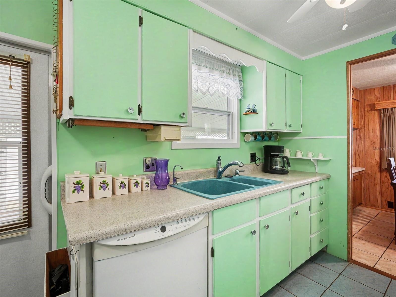 116 Pine Ter Property Photo 11