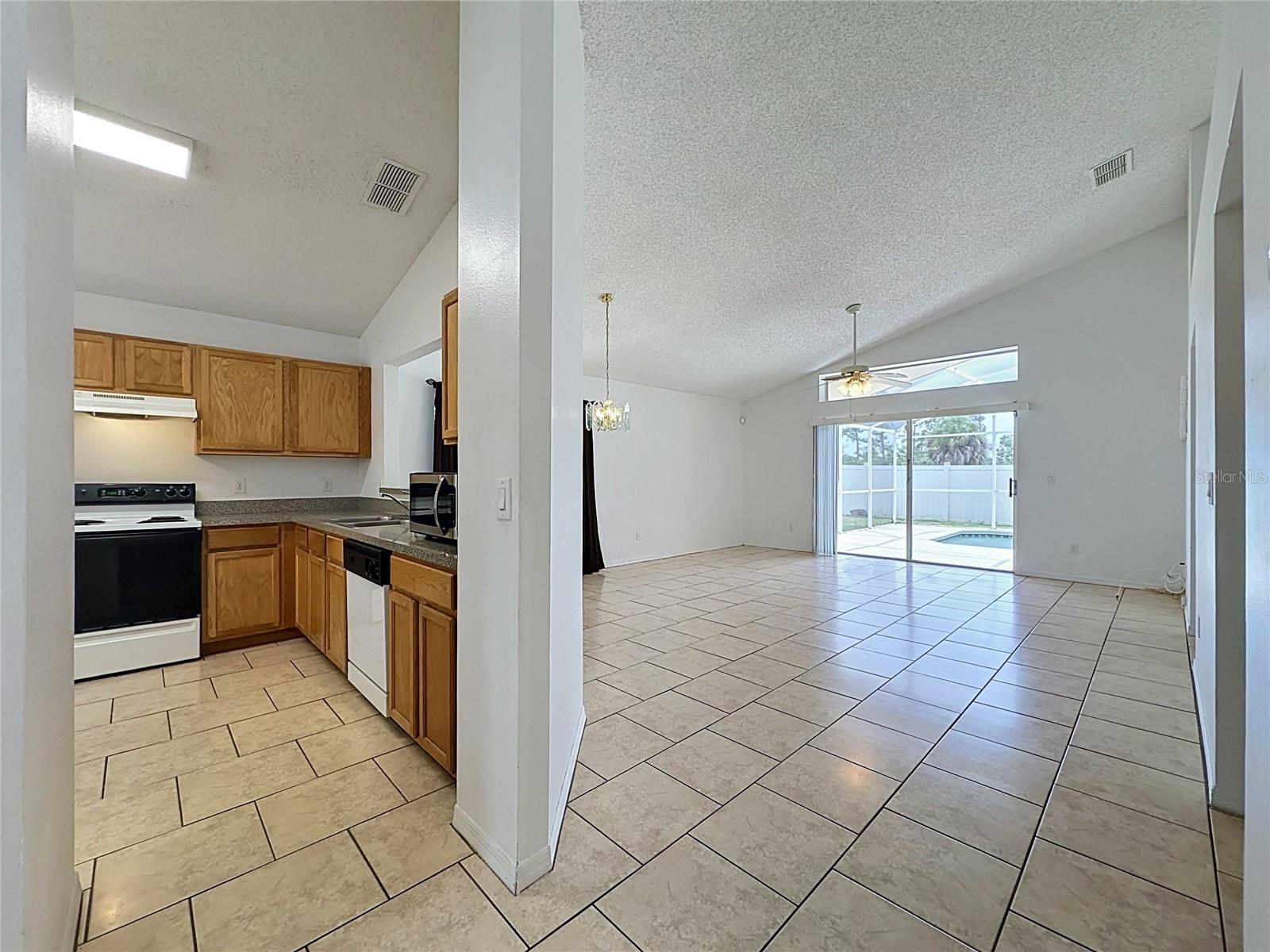 659 Durango Loop St Property Photo 6