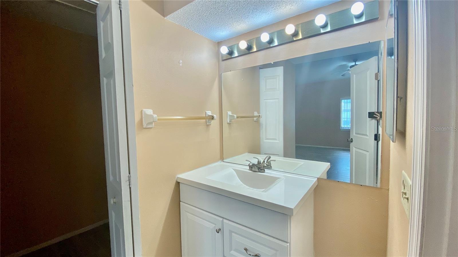 2528 Citrus Club Ln #206 Property Photo 13