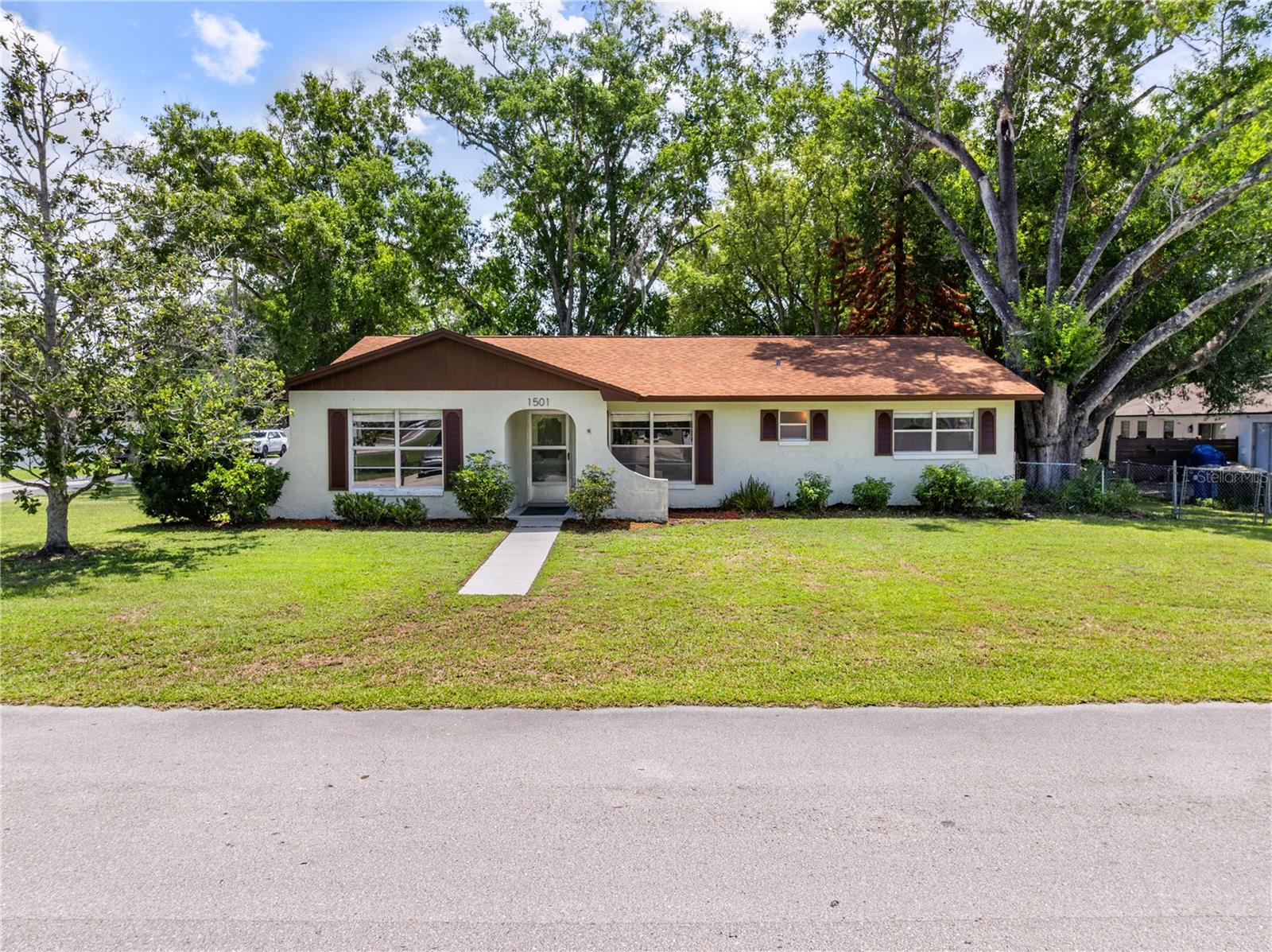 1501 Virginia Ave Property Photo 1
