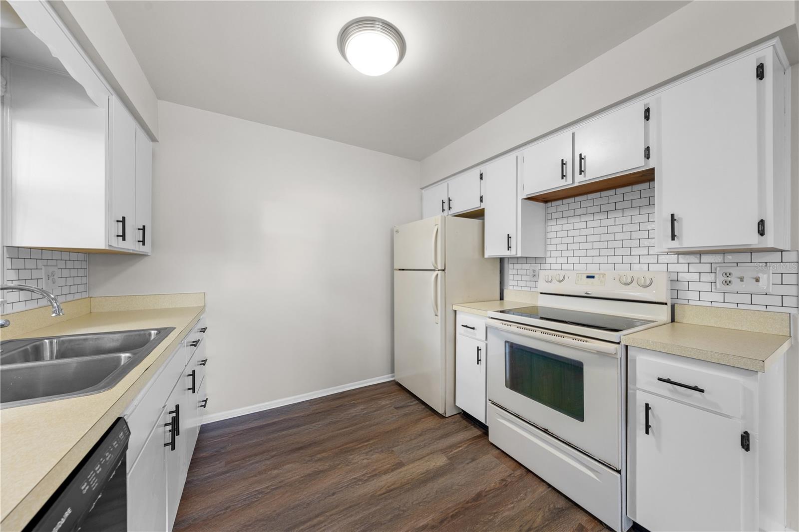 1501 Virginia Ave Property Photo 11