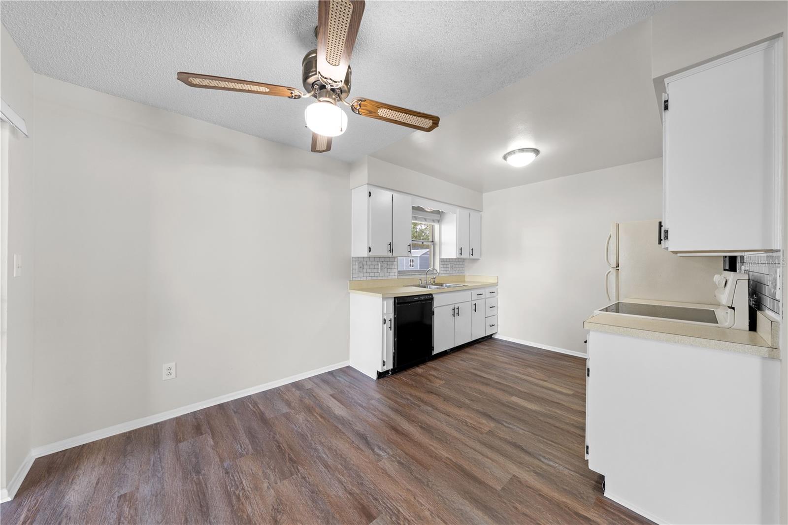 1501 Virginia Ave Property Photo 14