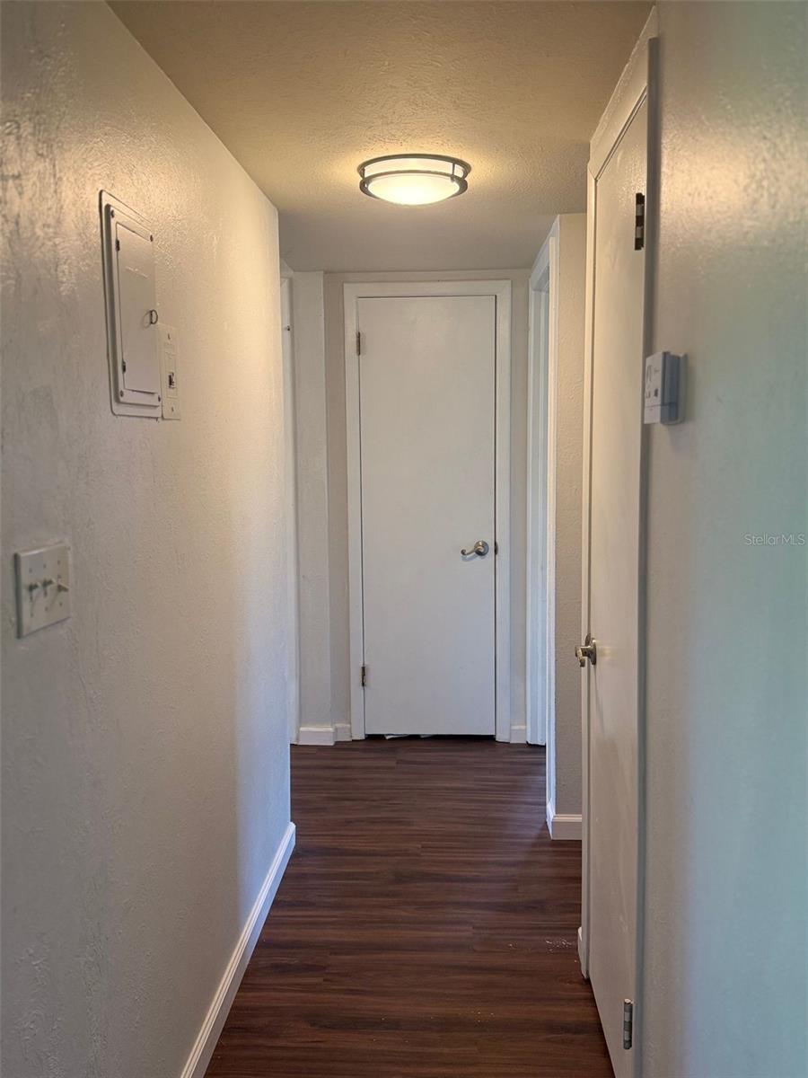1932 Crescent Blvd Property Photo 7