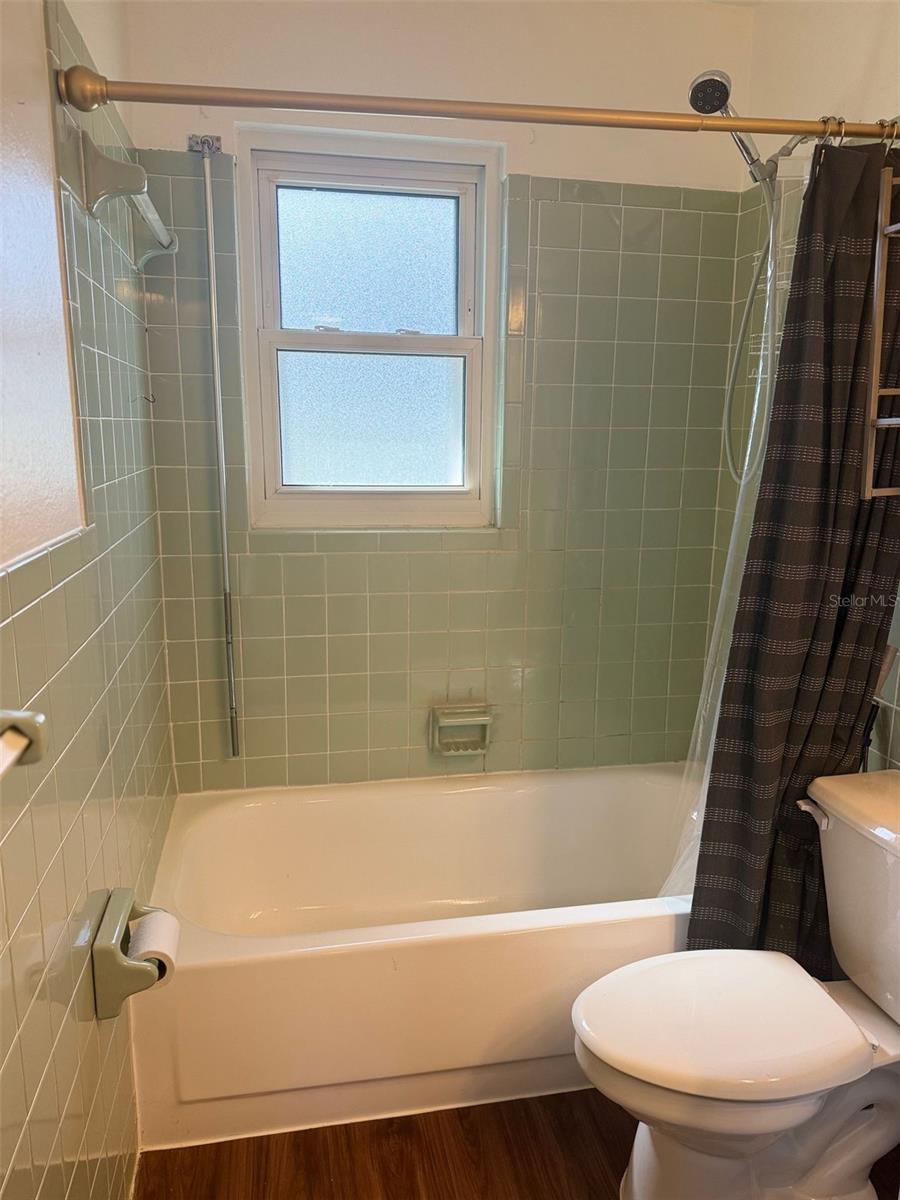 1932 Crescent Blvd Property Photo 18