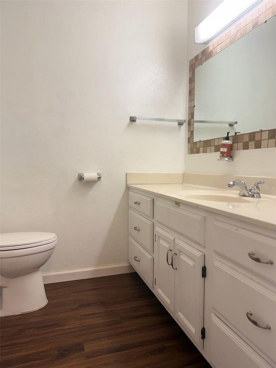 1932 Crescent Blvd Property Photo 20
