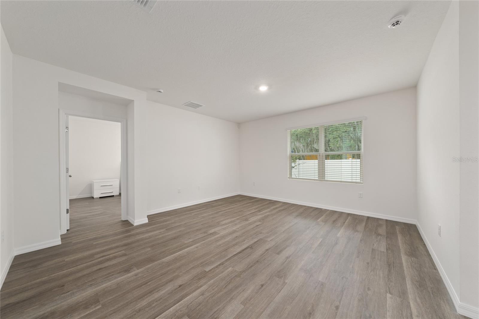 698 Park Place Blvd Property Photo 26