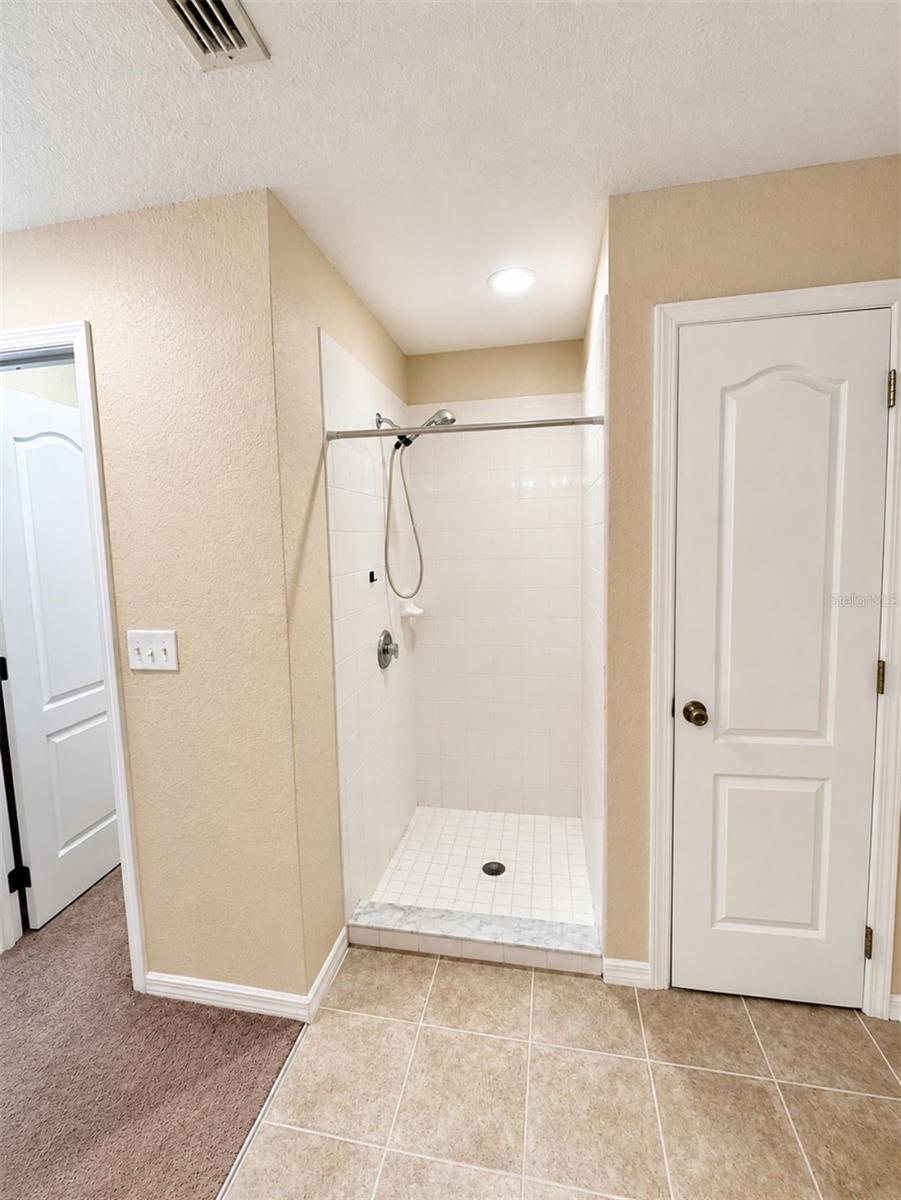 333 Gardenia Ct Property Photo 5