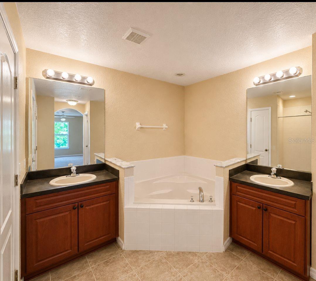 333 Gardenia Ct Property Photo 7