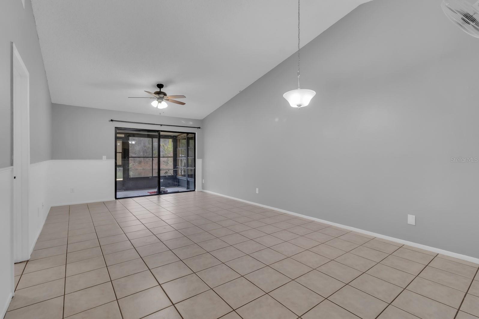 2432 King Oak Ct Property Photo 20