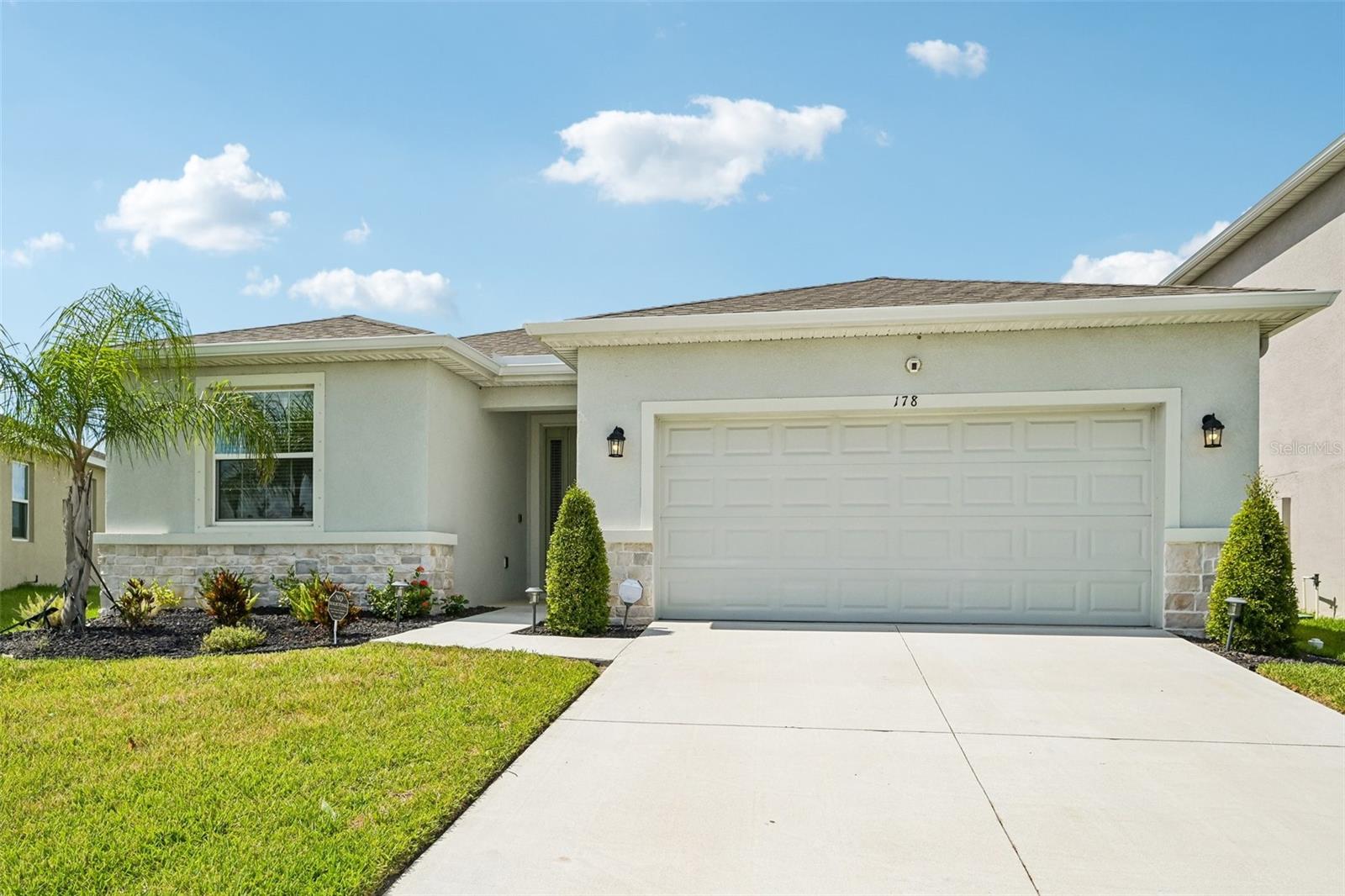 178 Mangrove Manor Dr Property Photo 2