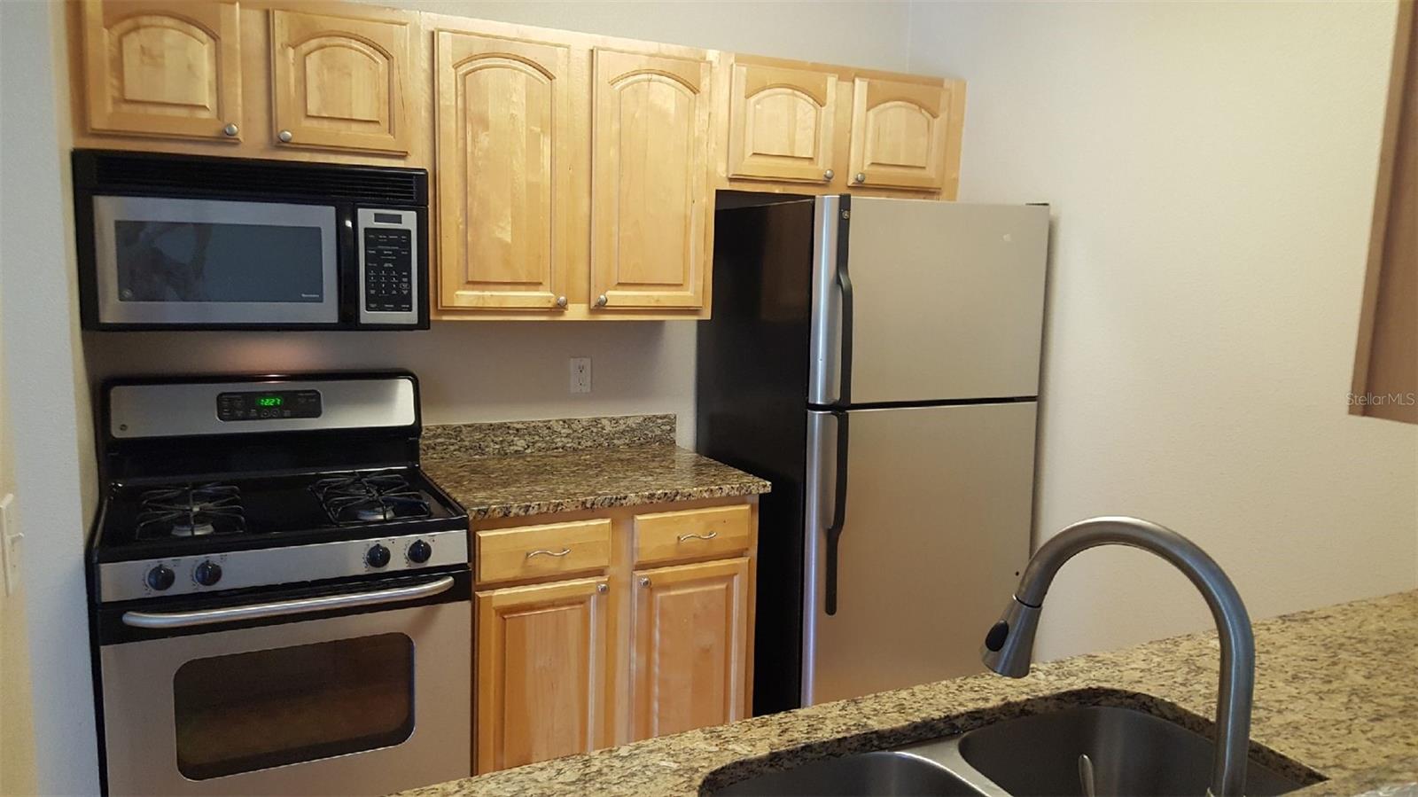 2035 Dixie Belle Dr #2035o Property Photo 5