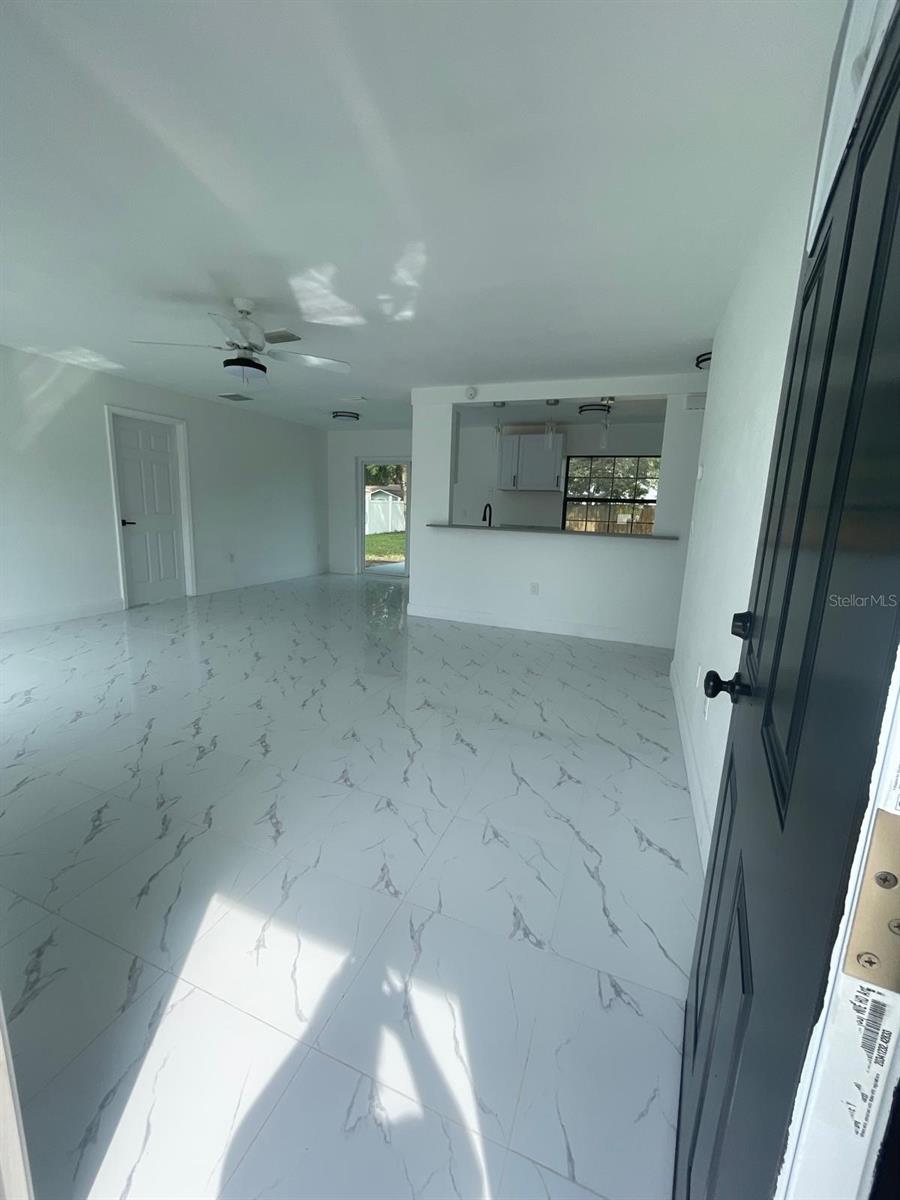 113 Teak Loop Property Photo 3