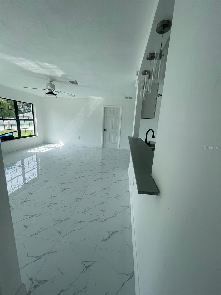 113 Teak Loop Property Photo 8