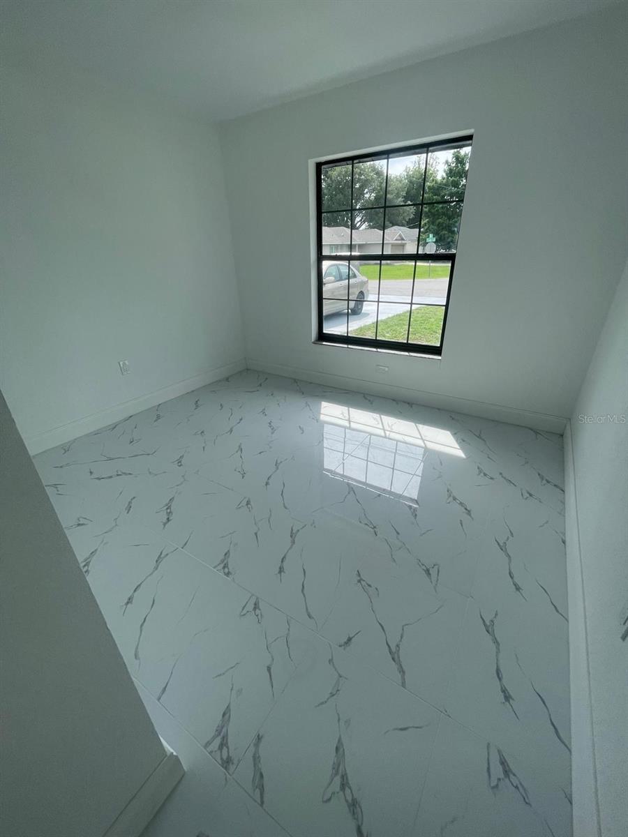 113 Teak Loop Property Photo 14