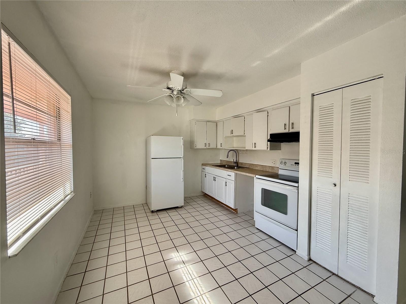 733 Michigan Ct #4 Property Photo 5