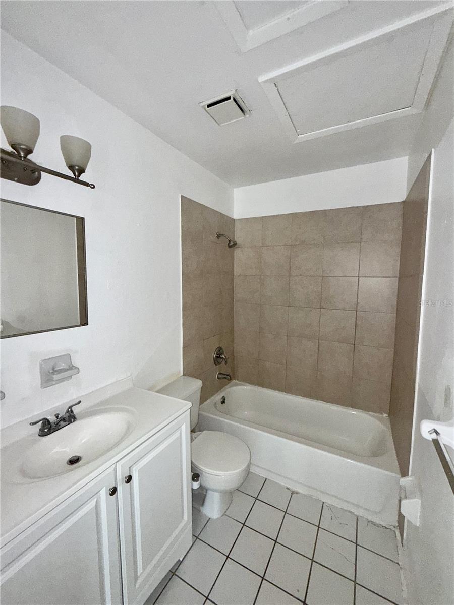 733 Michigan Ct #4 Property Photo 9