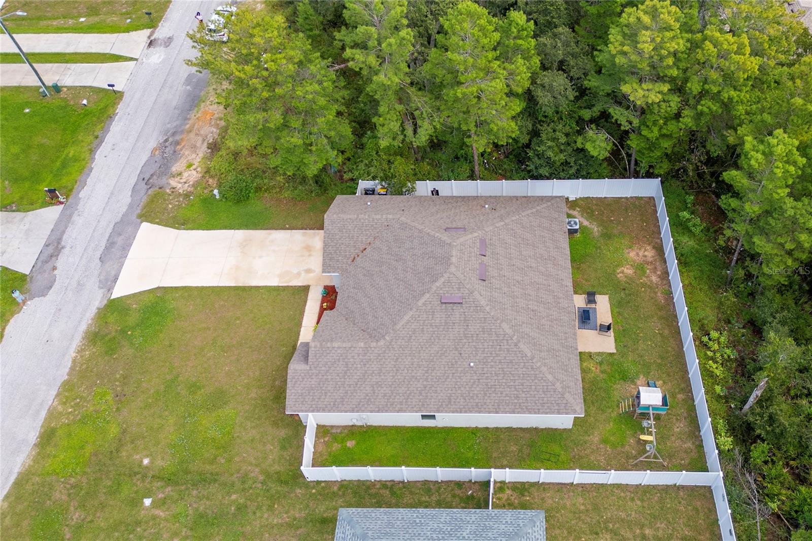 236 Elm Ct Property Photo 5