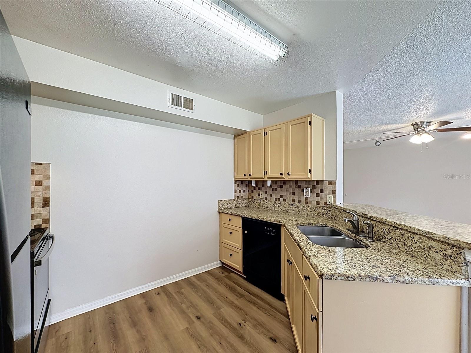 4817 Normandy Pl #105 Property Photo 12