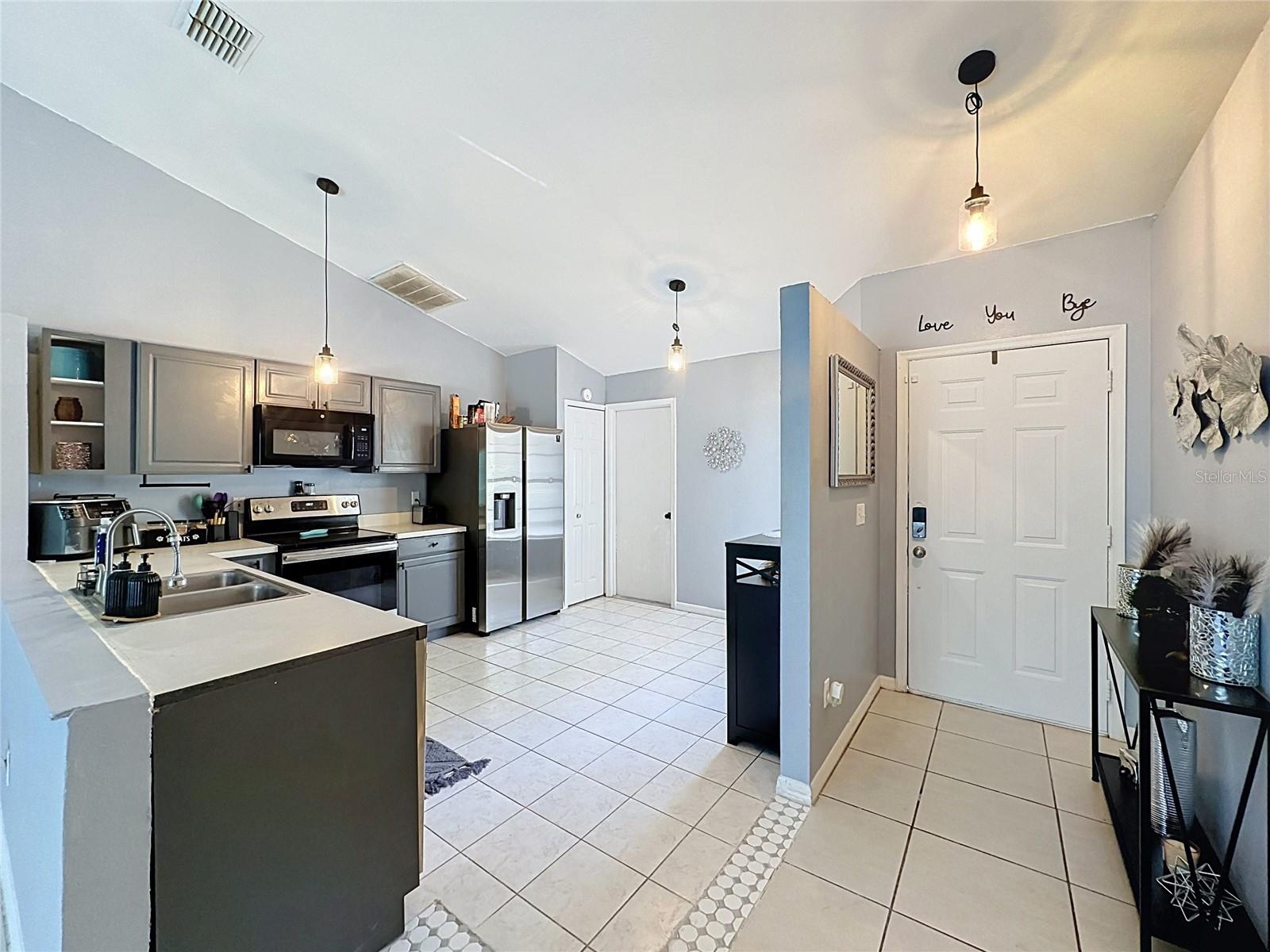 240 Sunrise Rd Property Photo 5