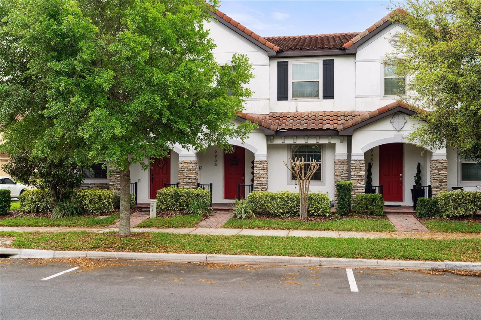 9956 EAGLE CREEK CENTER BLVD Property Photo 1