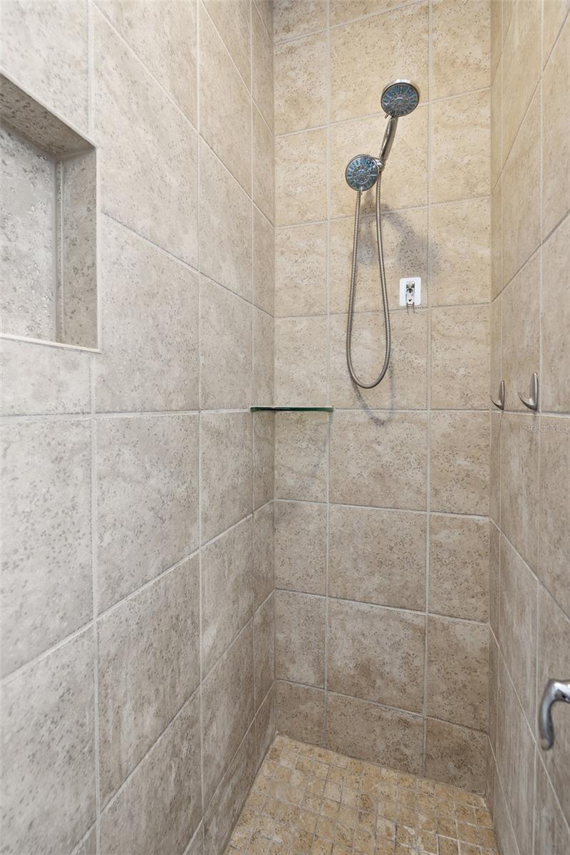 9956 Eagle Creek Center Blvd Property Photo 16