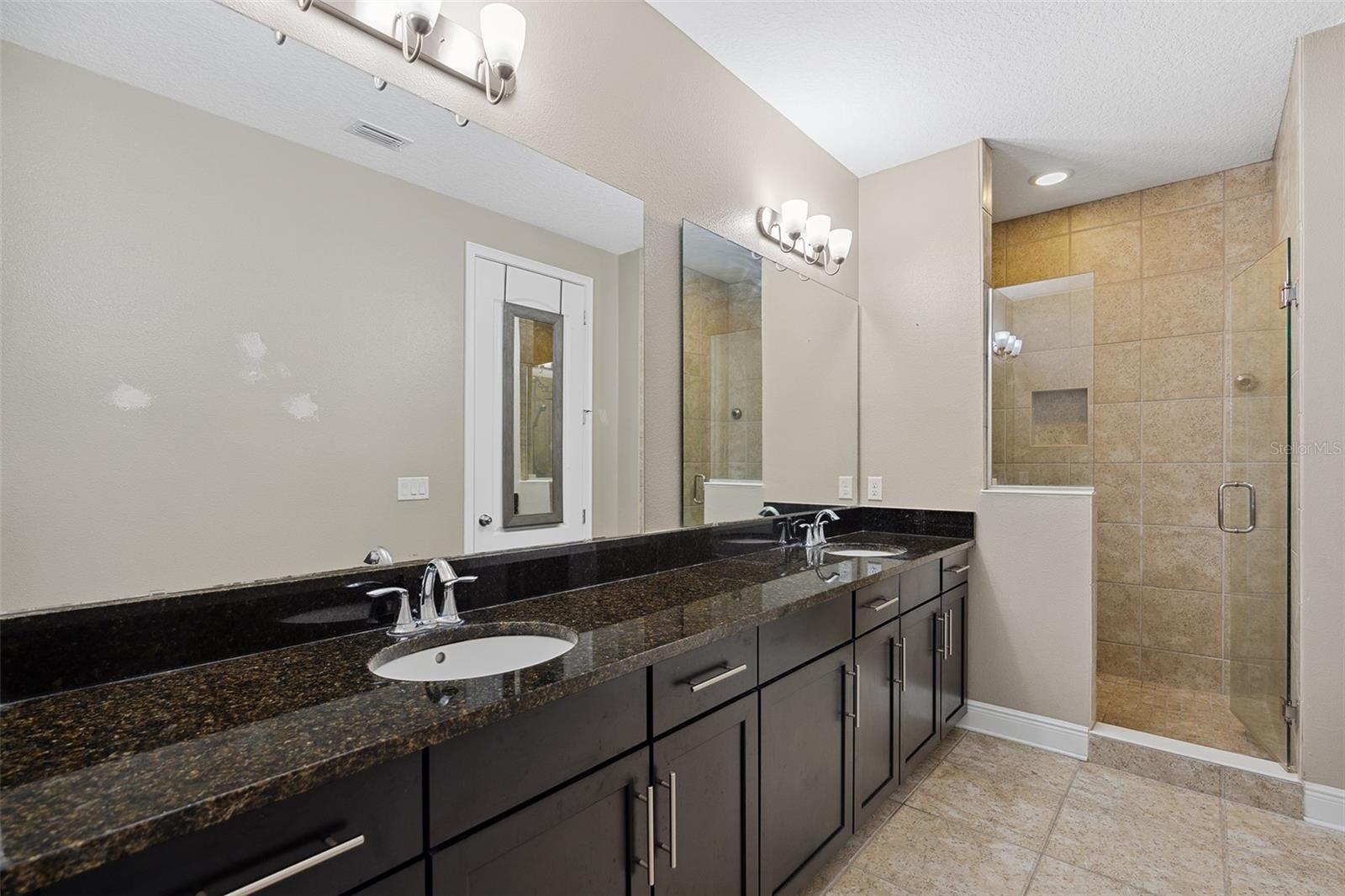 9956 Eagle Creek Center Blvd Property Photo 21