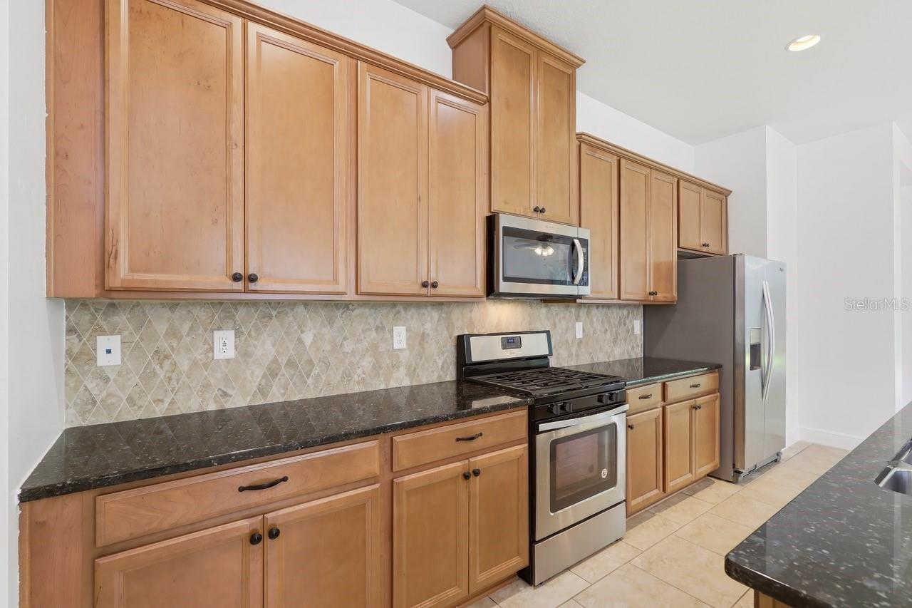 2447 Yellow Brick Rd Property Photo 10