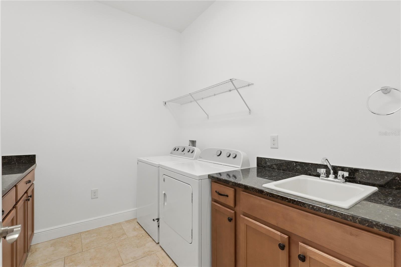 2447 Yellow Brick Rd Property Photo 25