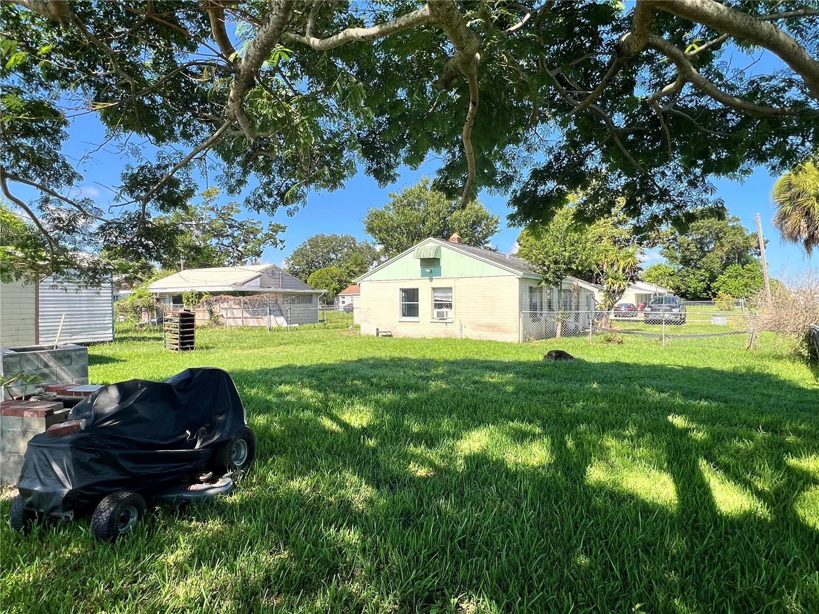 104 Grace Ave Property Photo 4