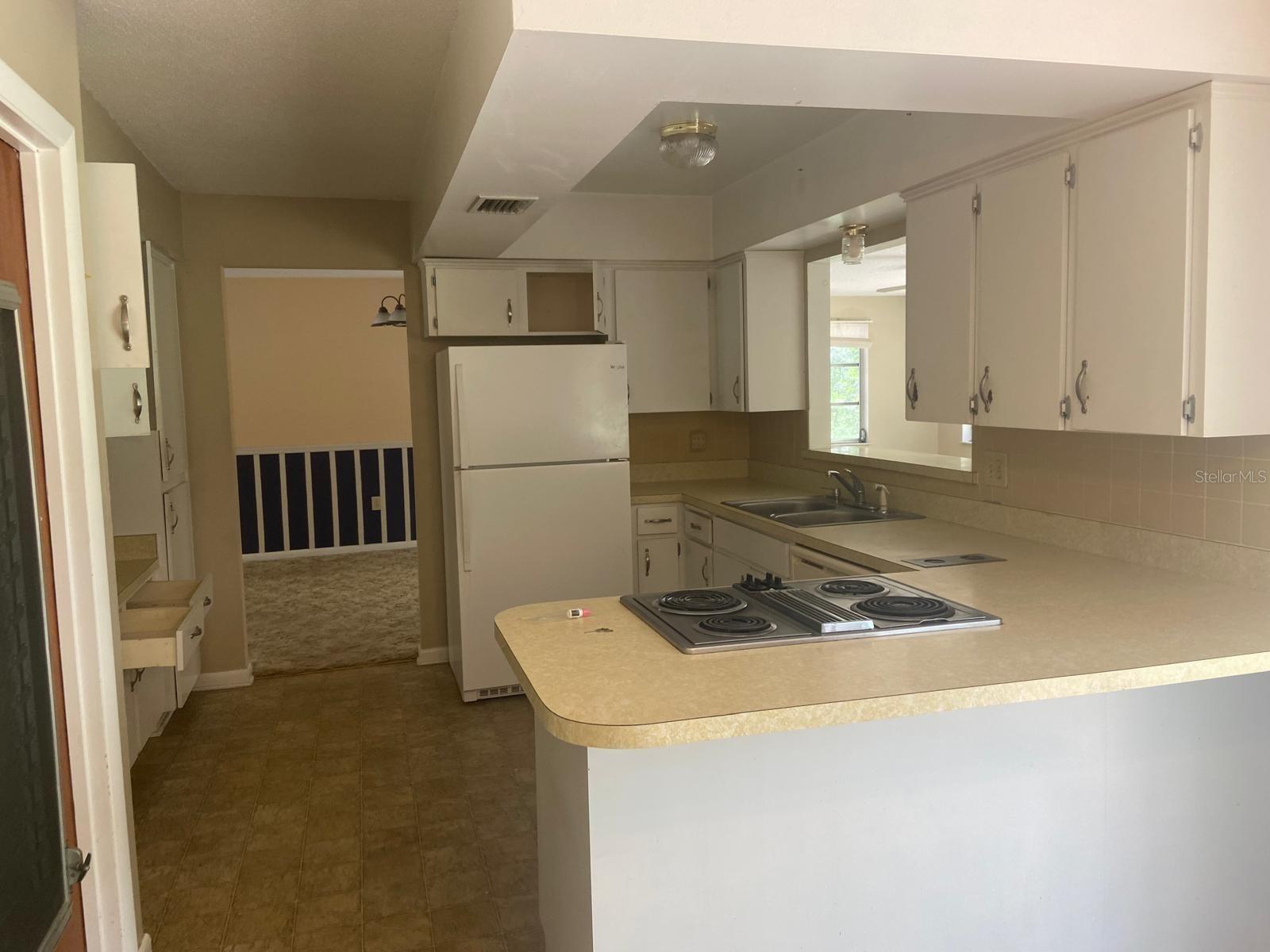 4059 S Linwood Ter Property Photo 4