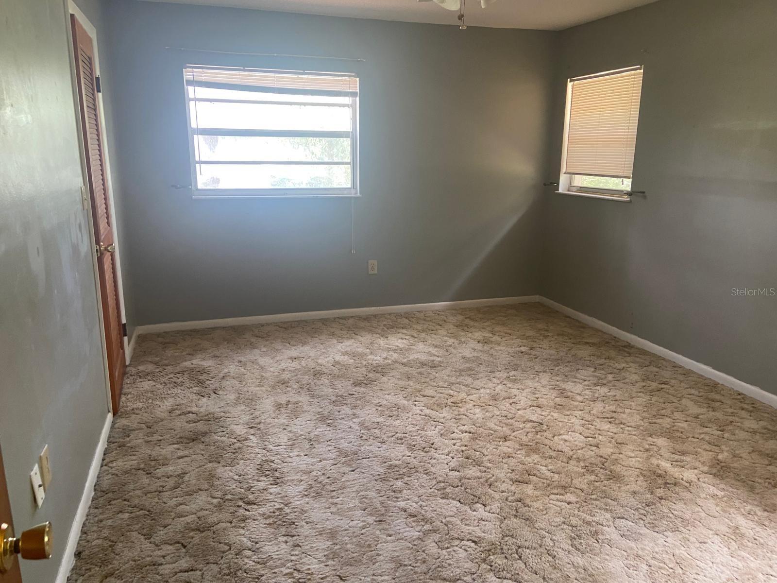 4059 S Linwood Ter Property Photo 6