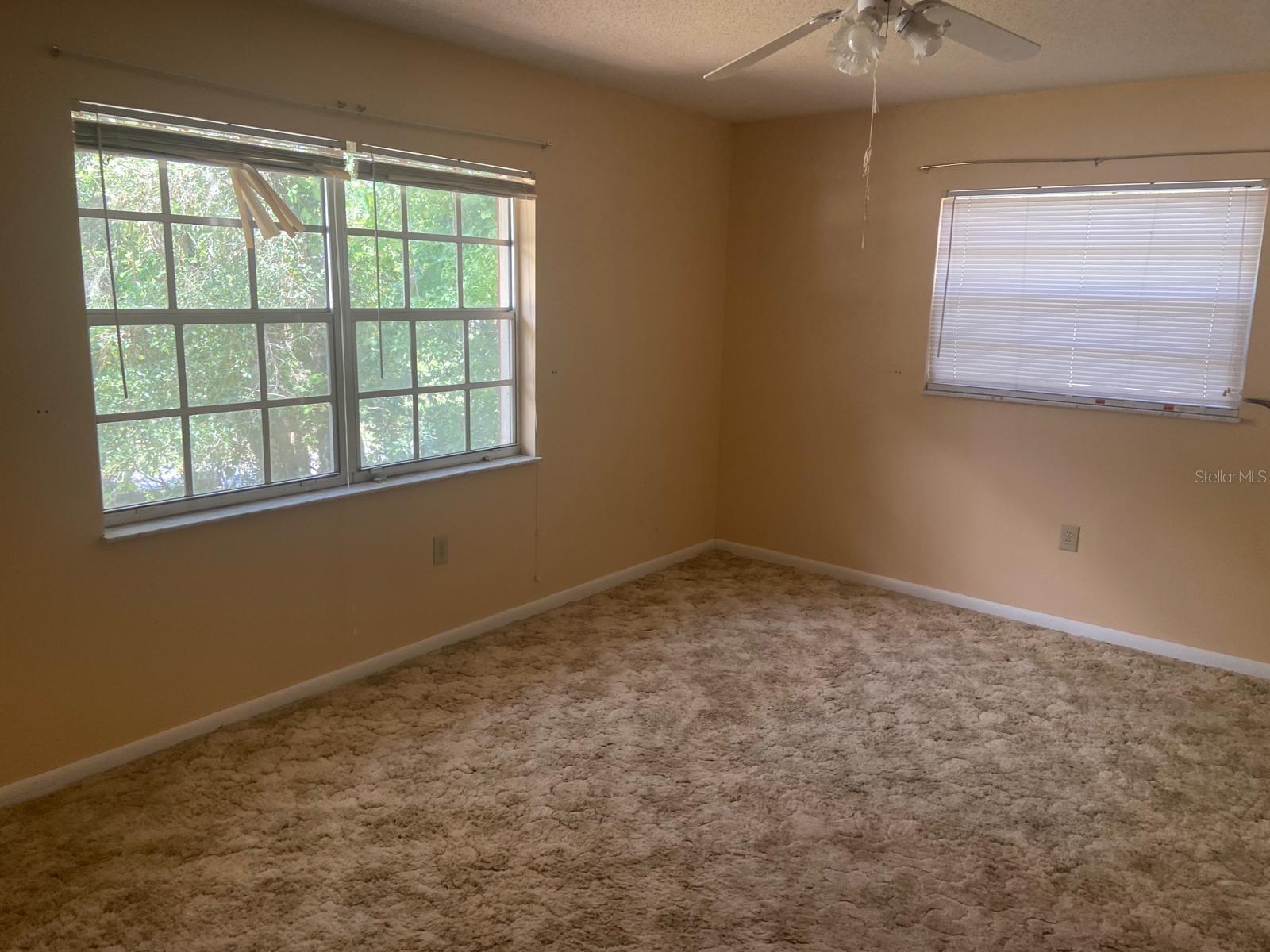 4059 S Linwood Ter Property Photo 11
