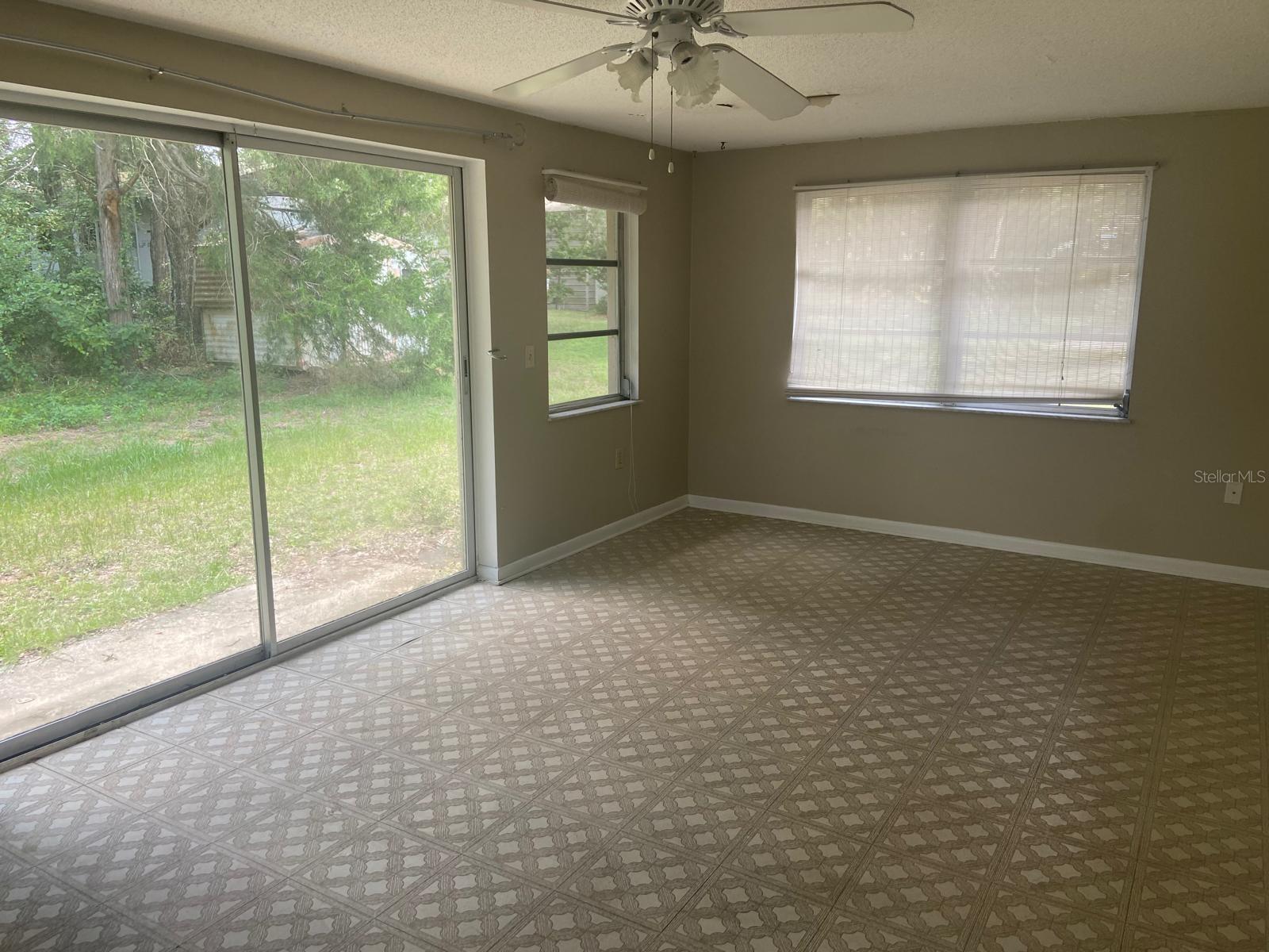4059 S Linwood Ter Property Photo 13