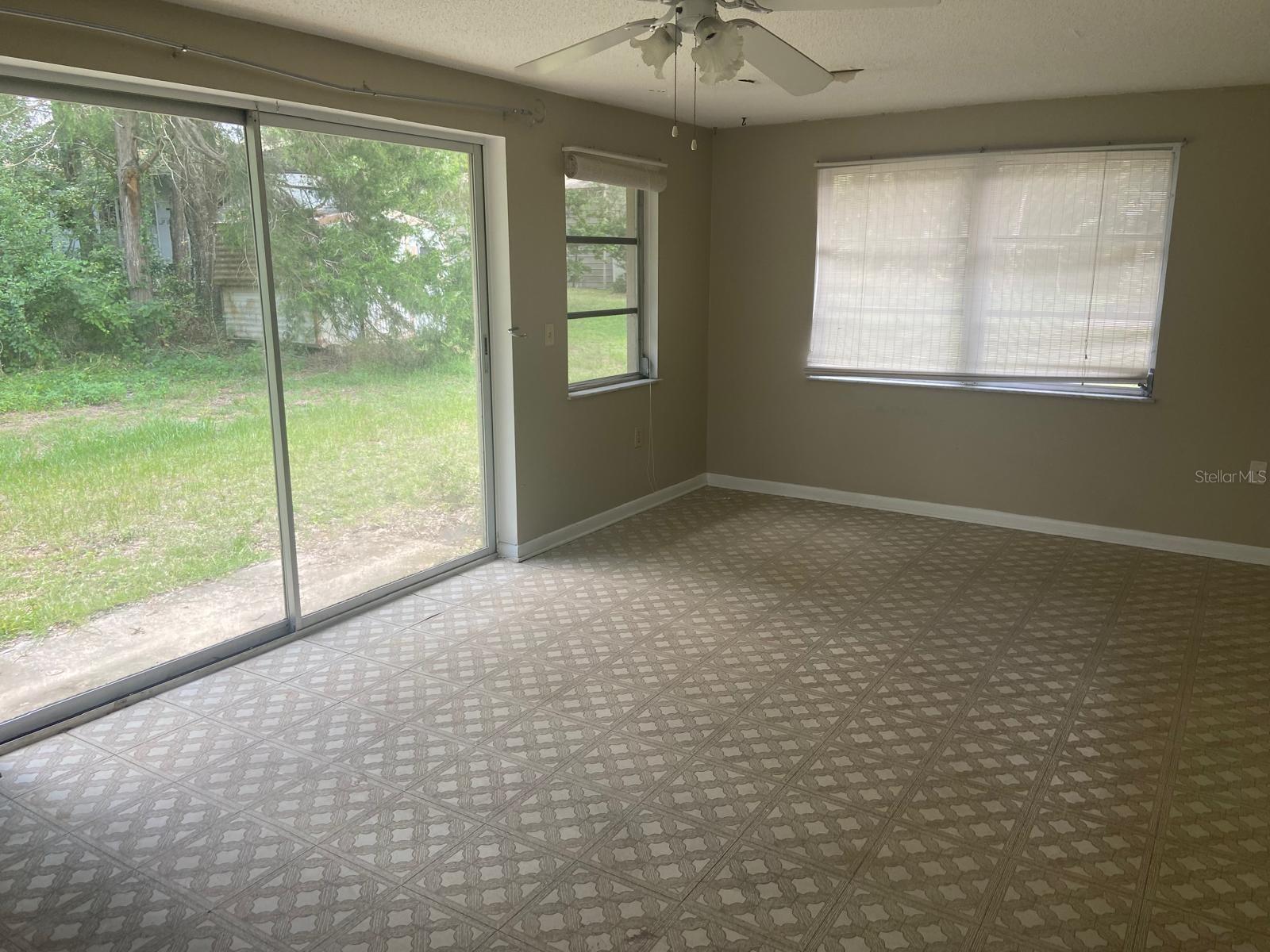 4059 S Linwood Ter Property Photo 14