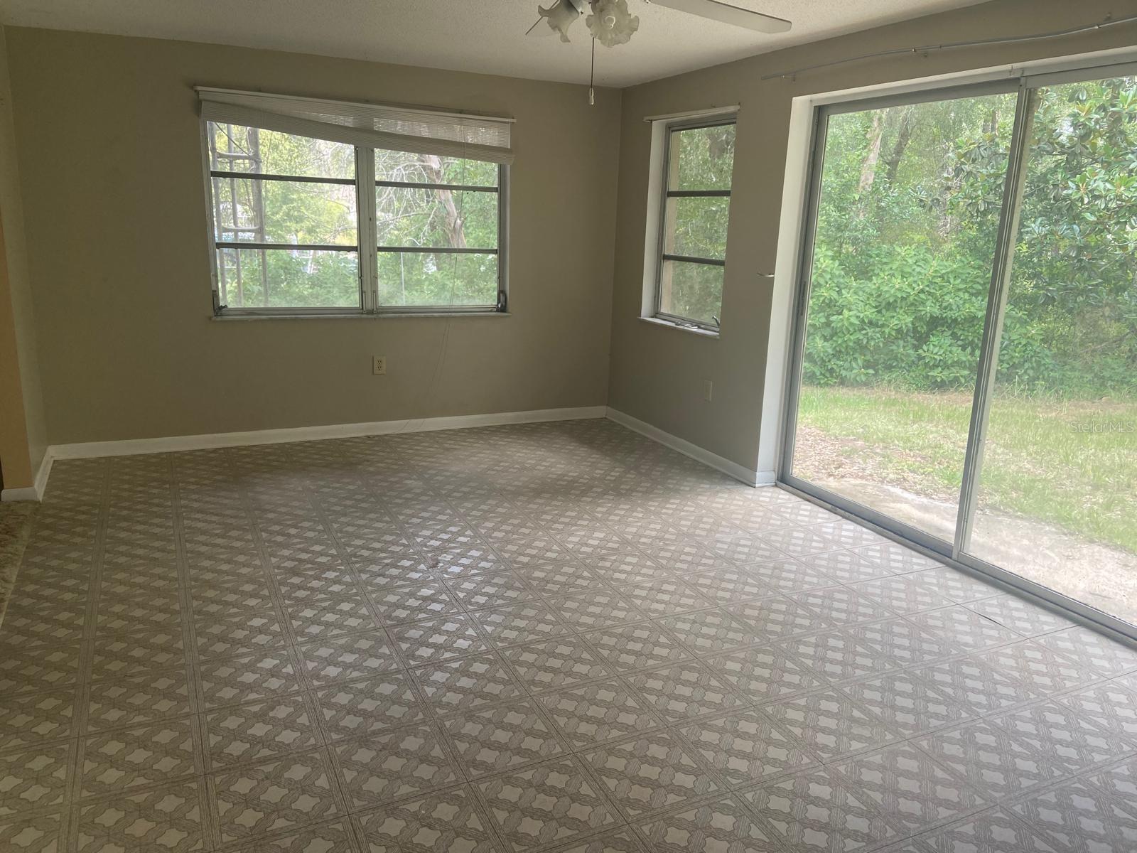 4059 S Linwood Ter Property Photo 15
