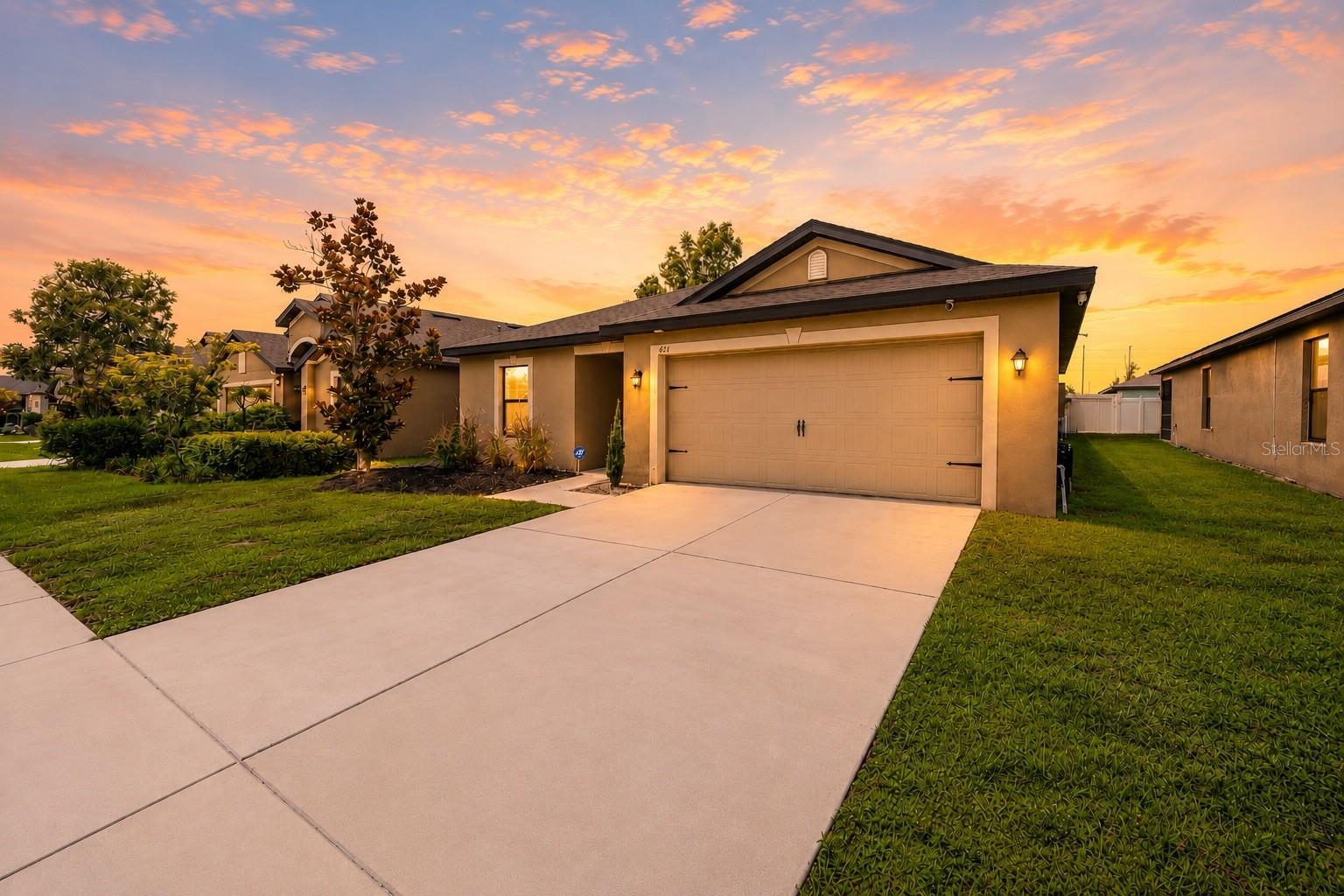 621 CHATHAM WALK DR
