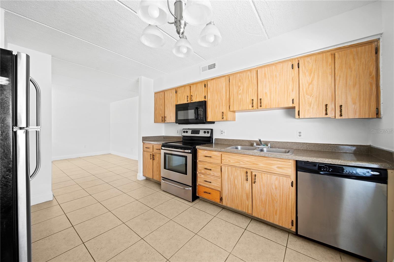 702 Michigan Ct #1 Property Photo 11