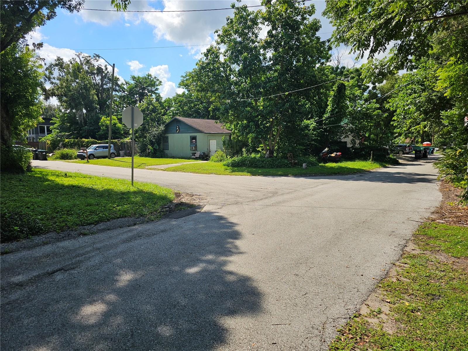 1906 Vine St Property Photo 2