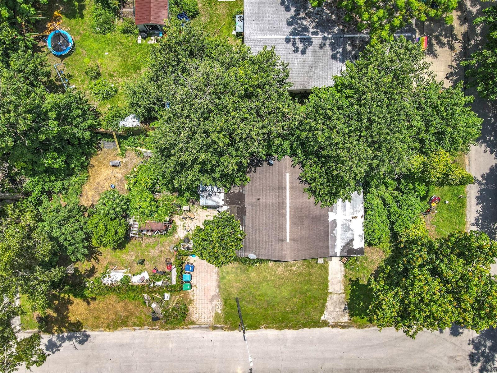 1906 Vine St Property Photo 6