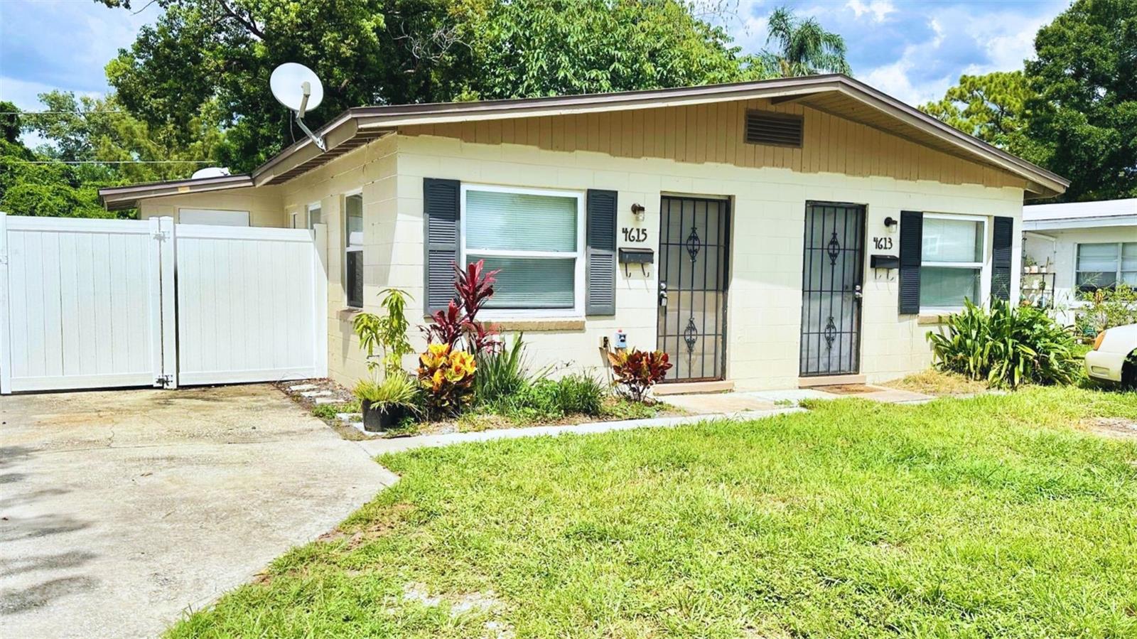 4615 EDGEWATER DR Property Photo 1