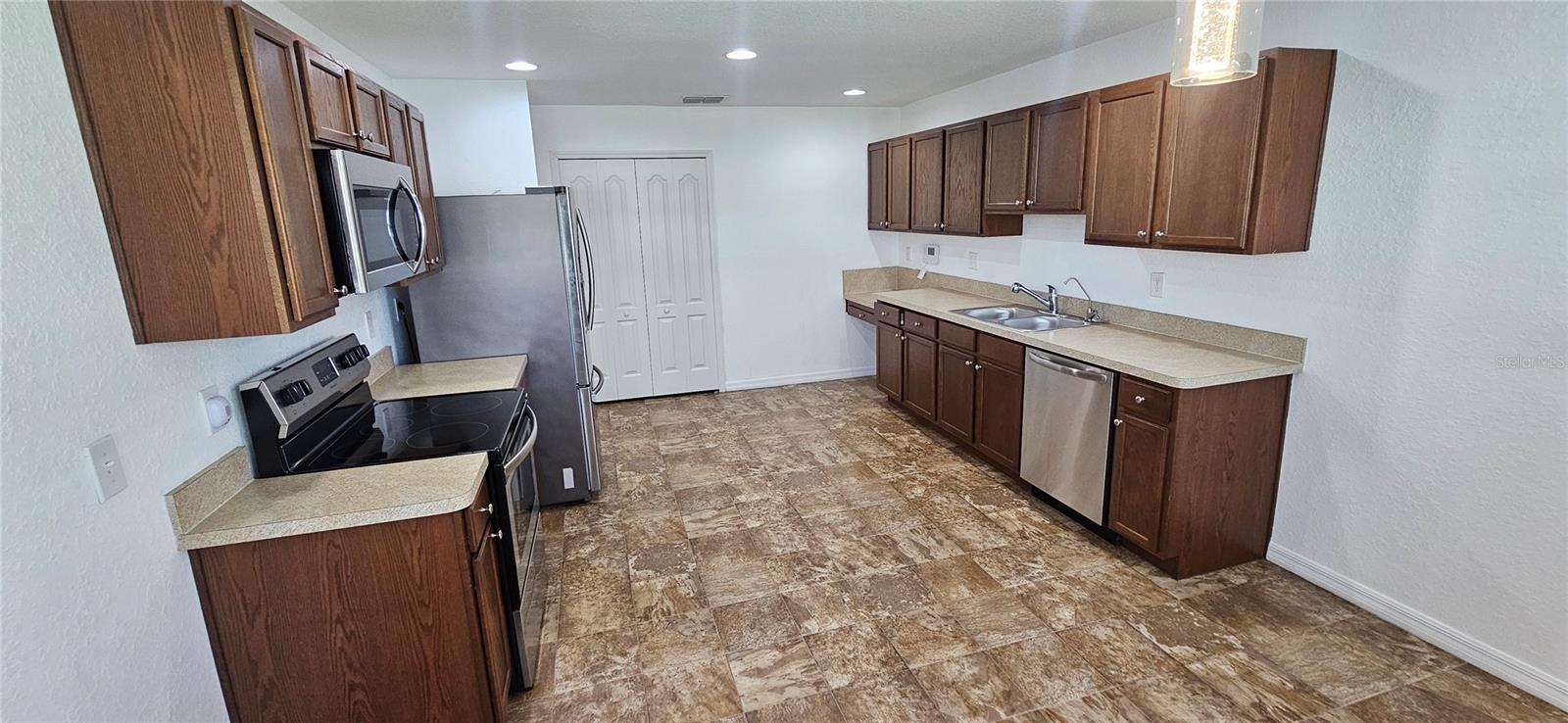240 Solis Dr Property Photo 8