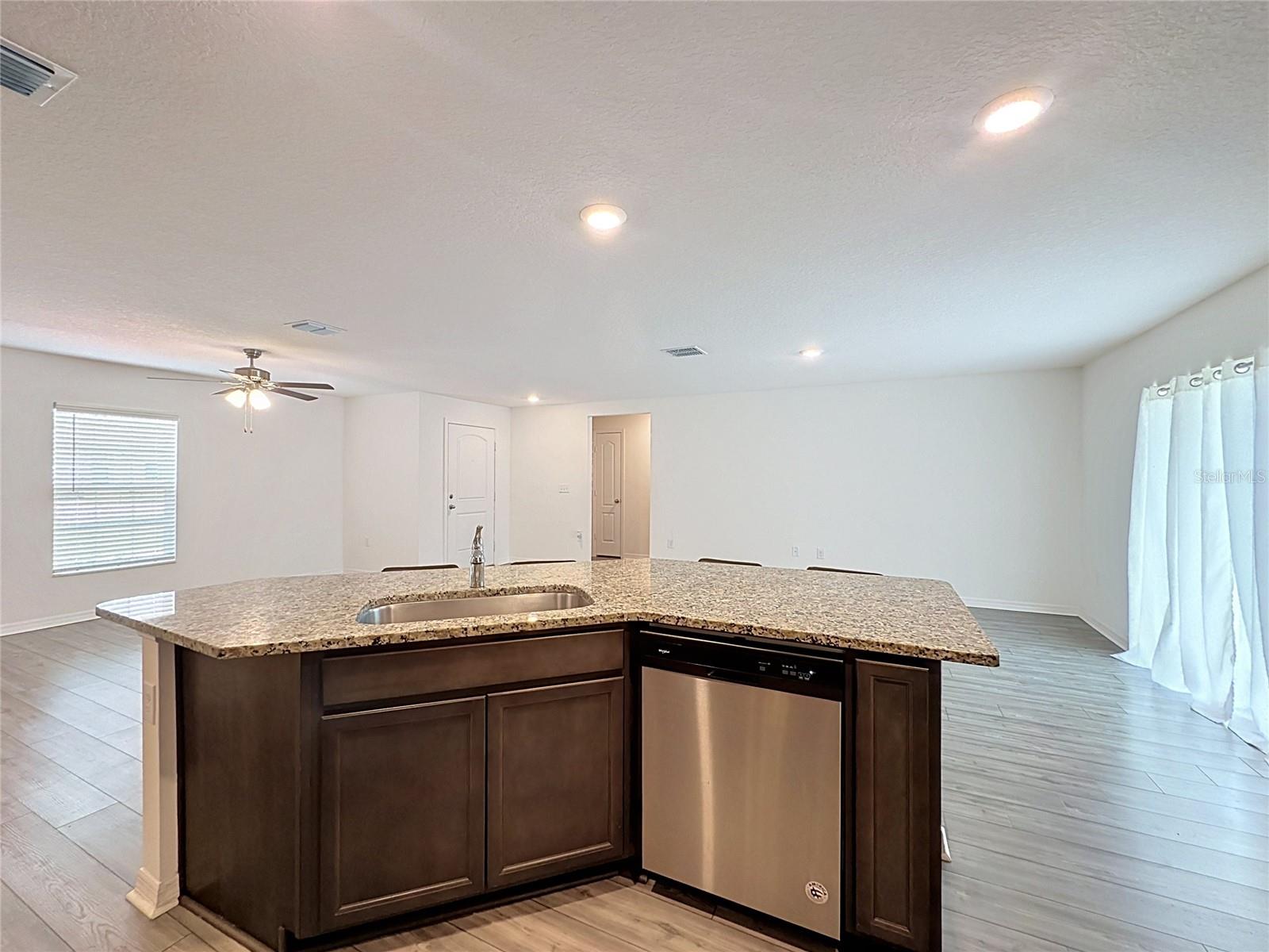 1407 Hillsborough Way Property Photo 10