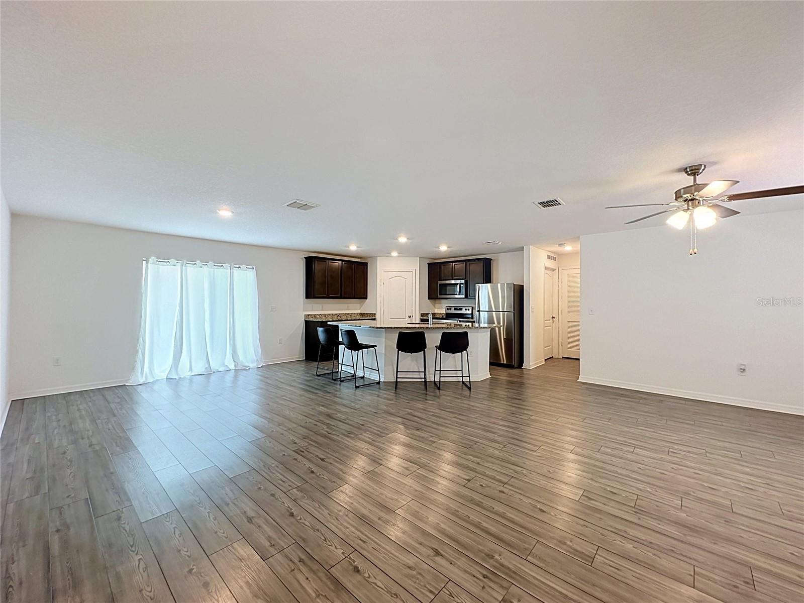 1407 Hillsborough Way Property Photo 13
