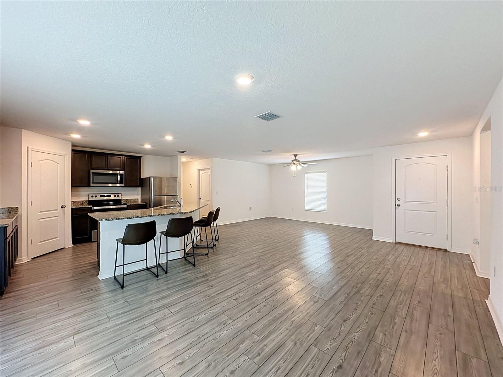 1407 Hillsborough Way Property Photo 14